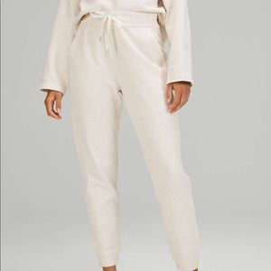 Lululemon White Opal Ribbed High-Rise Joggers 7/8th length Sz 6